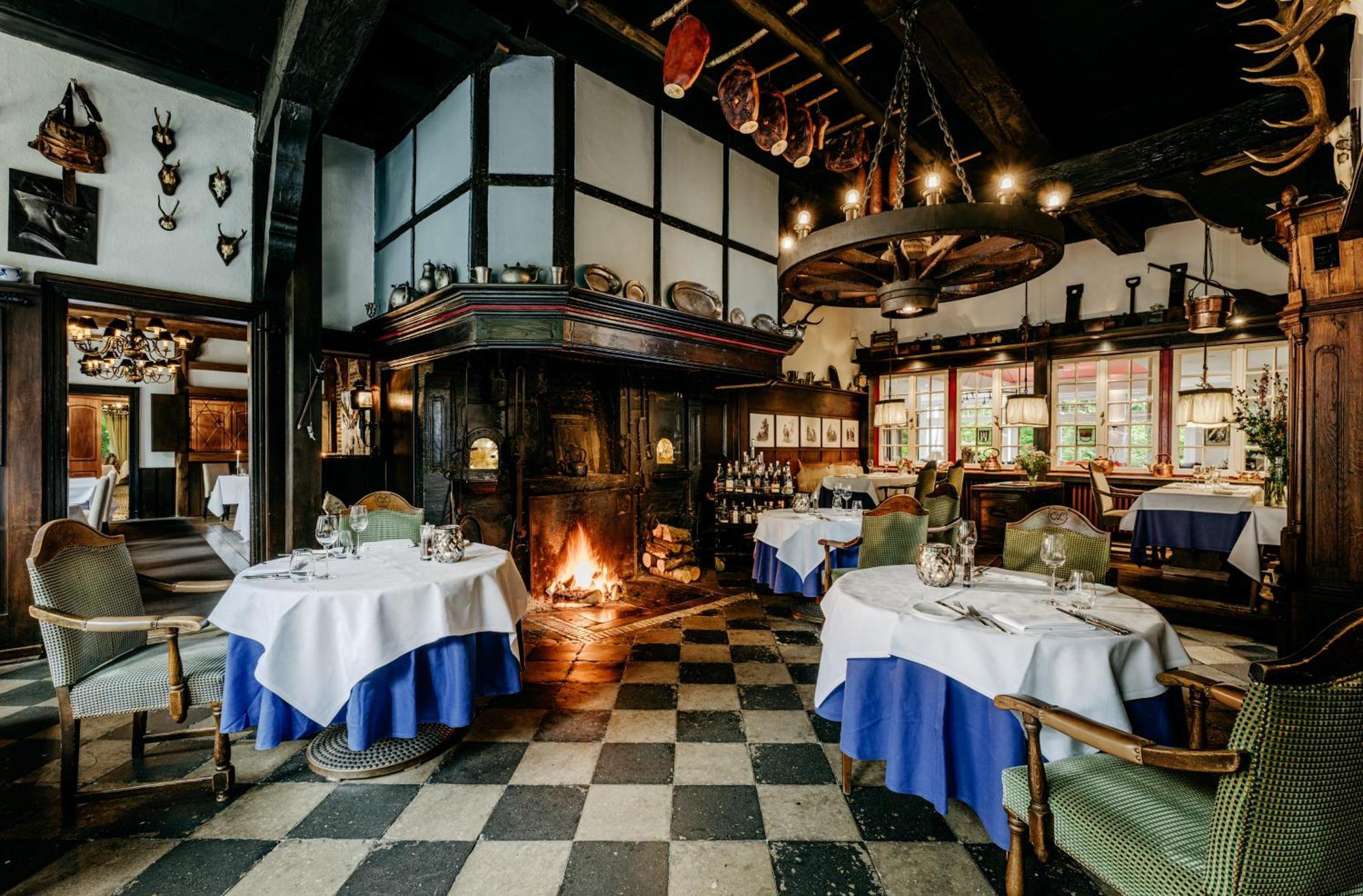 Romantik Hof Zur Linde Отель 4*