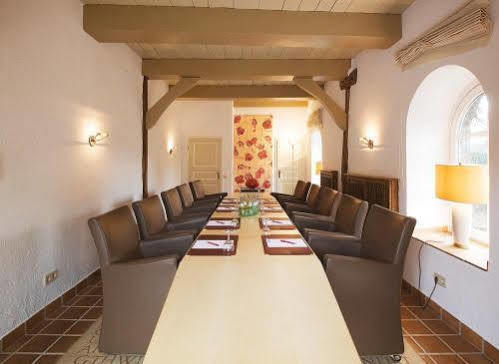 Romantik Hof Zur Linde Отель