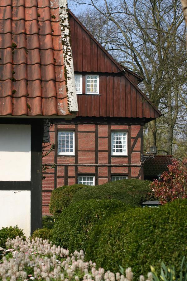 Romantik Hof Zur Linde Hotel 4*