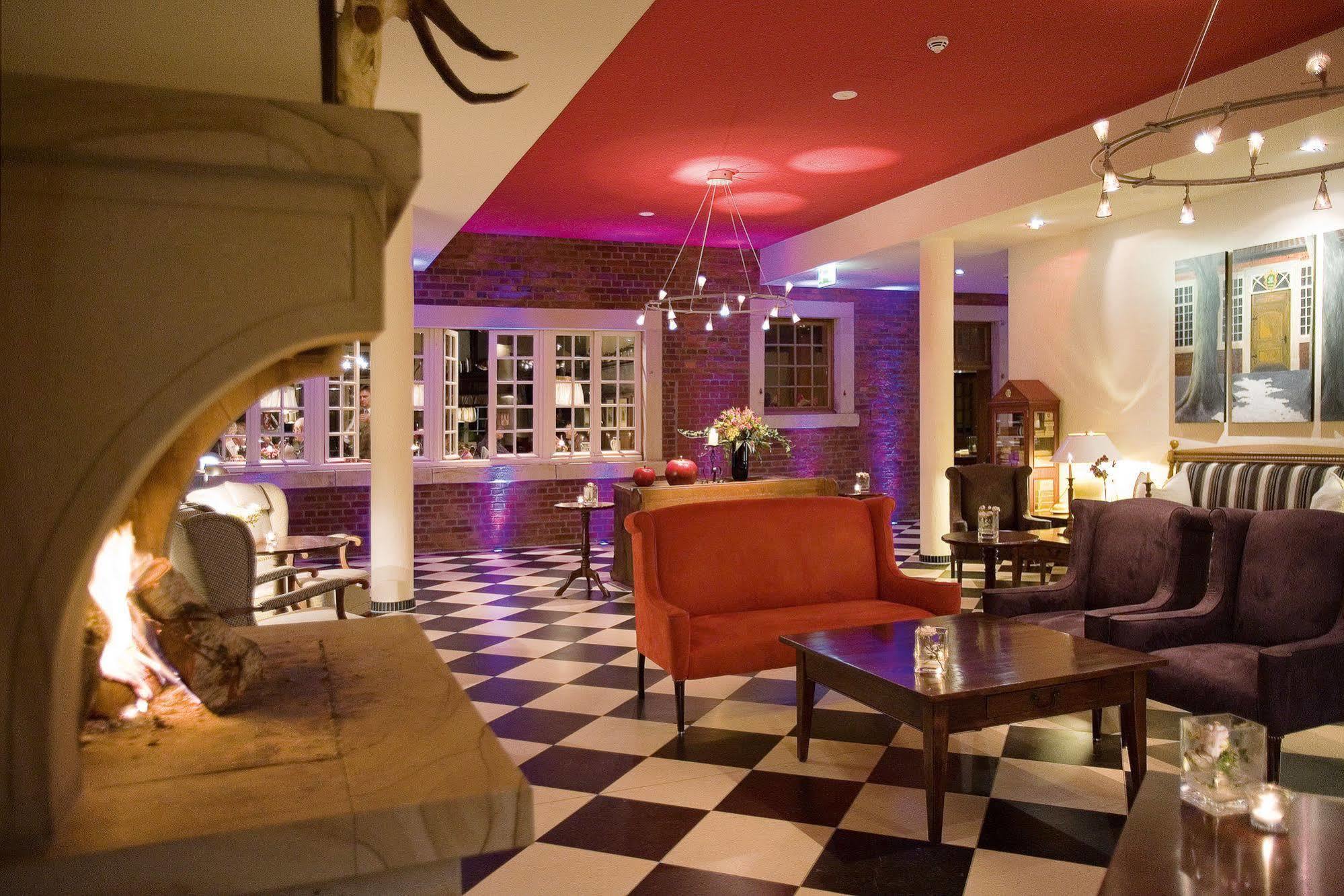 Romantik Hof Zur Linde Отель 4*