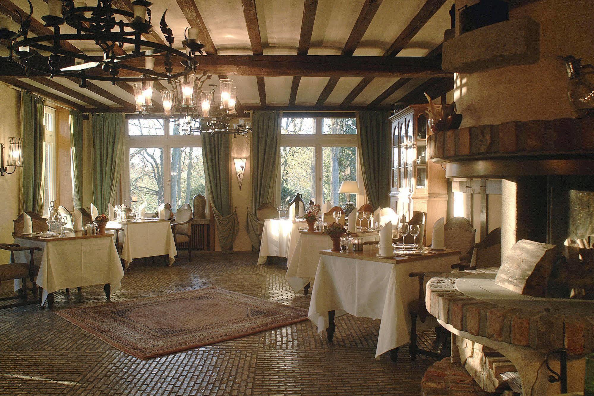 Romantik Hof Zur Linde Отель